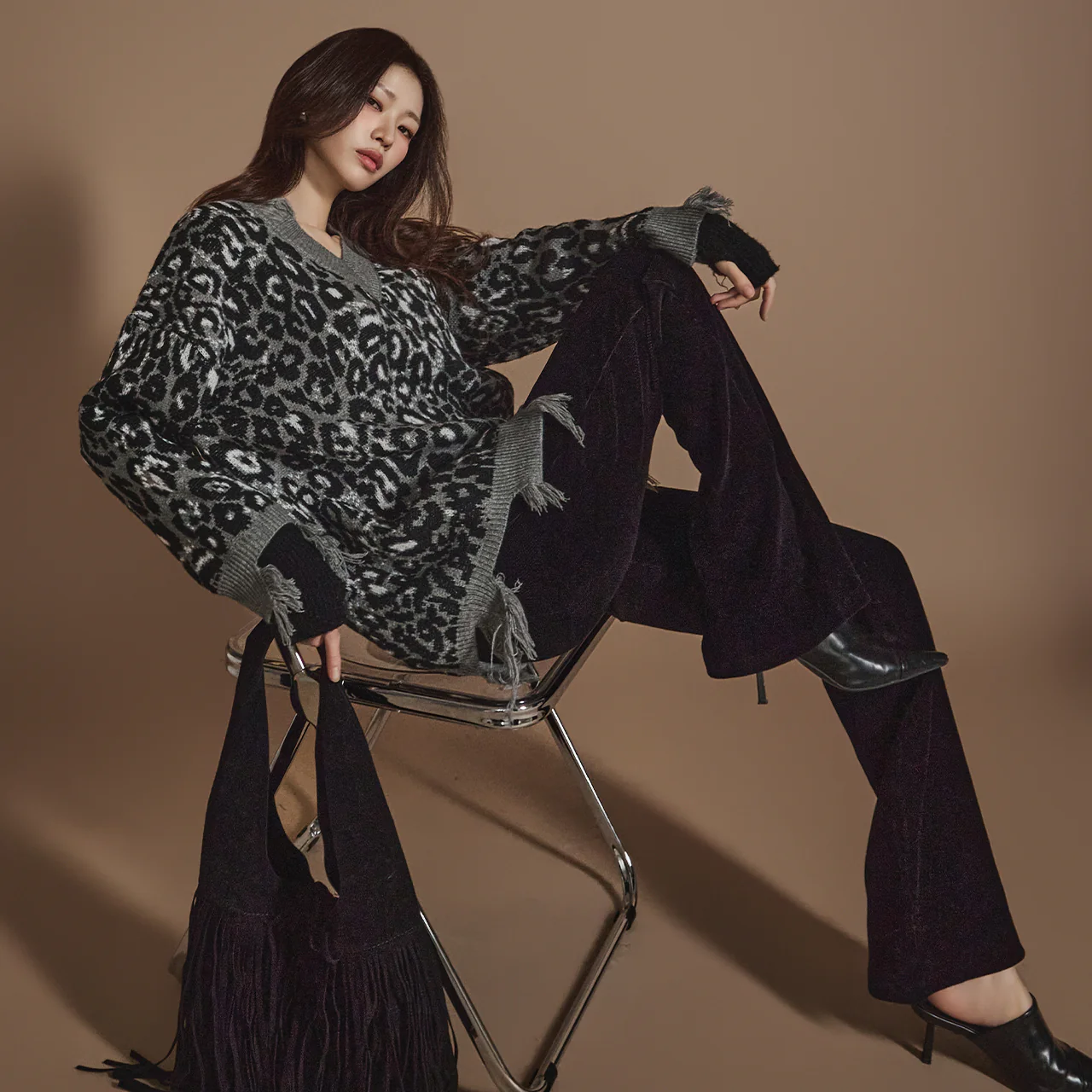 E3595 Leopard Pattern Distressed Knit - Image 2