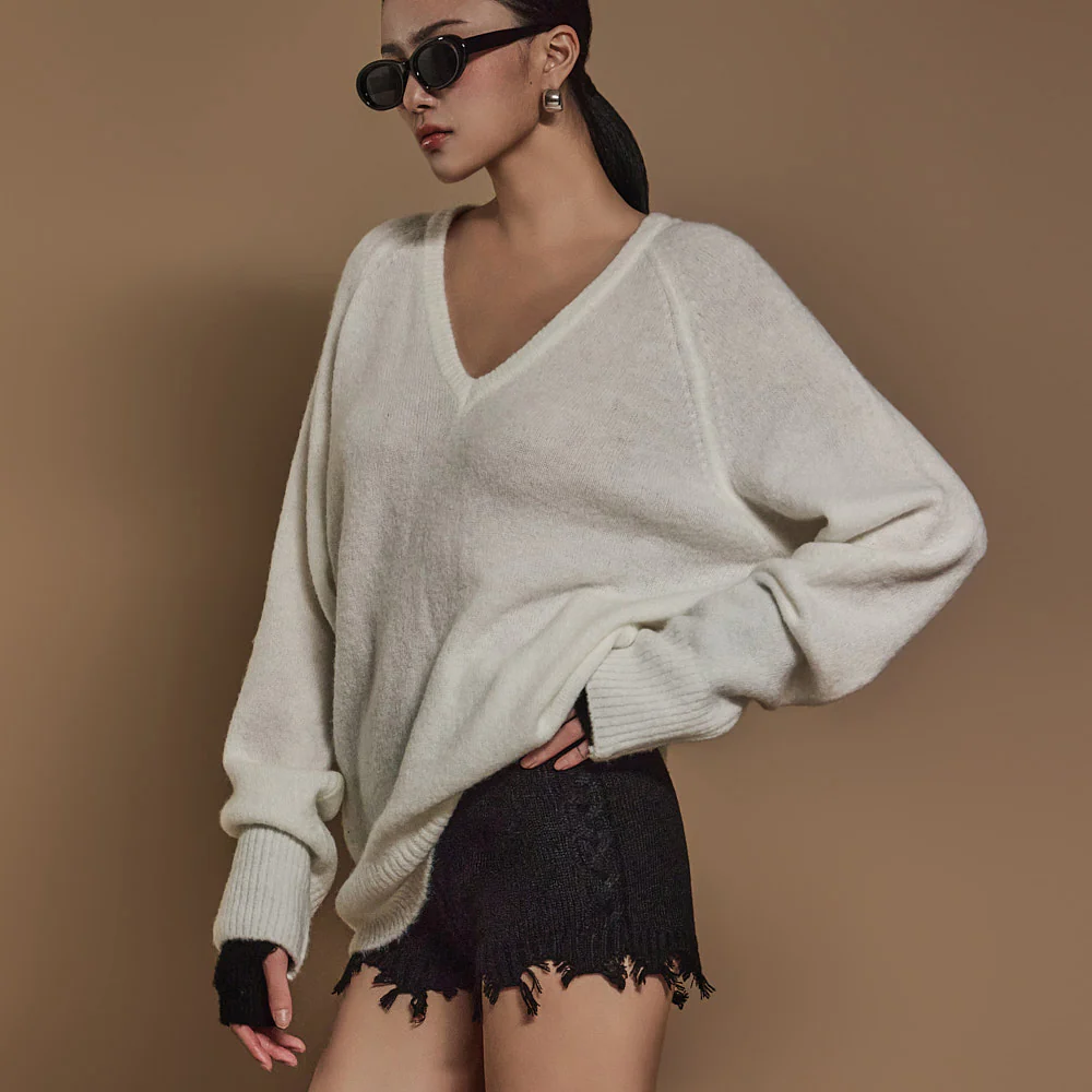 E3596 V-neck Knit - Image 2