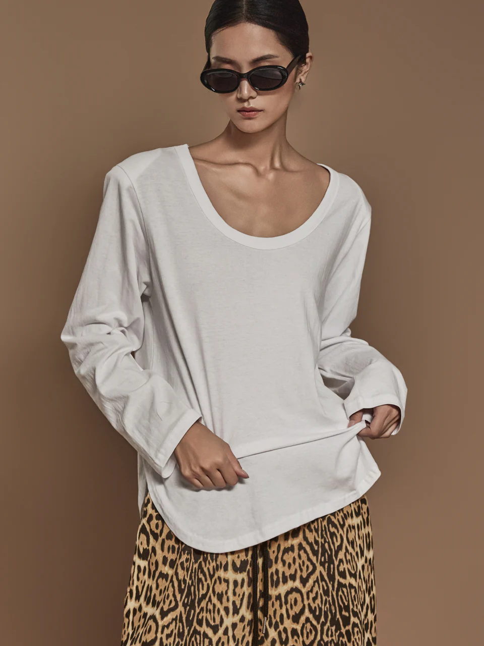E3605 U-neck Shoulder Pad Top