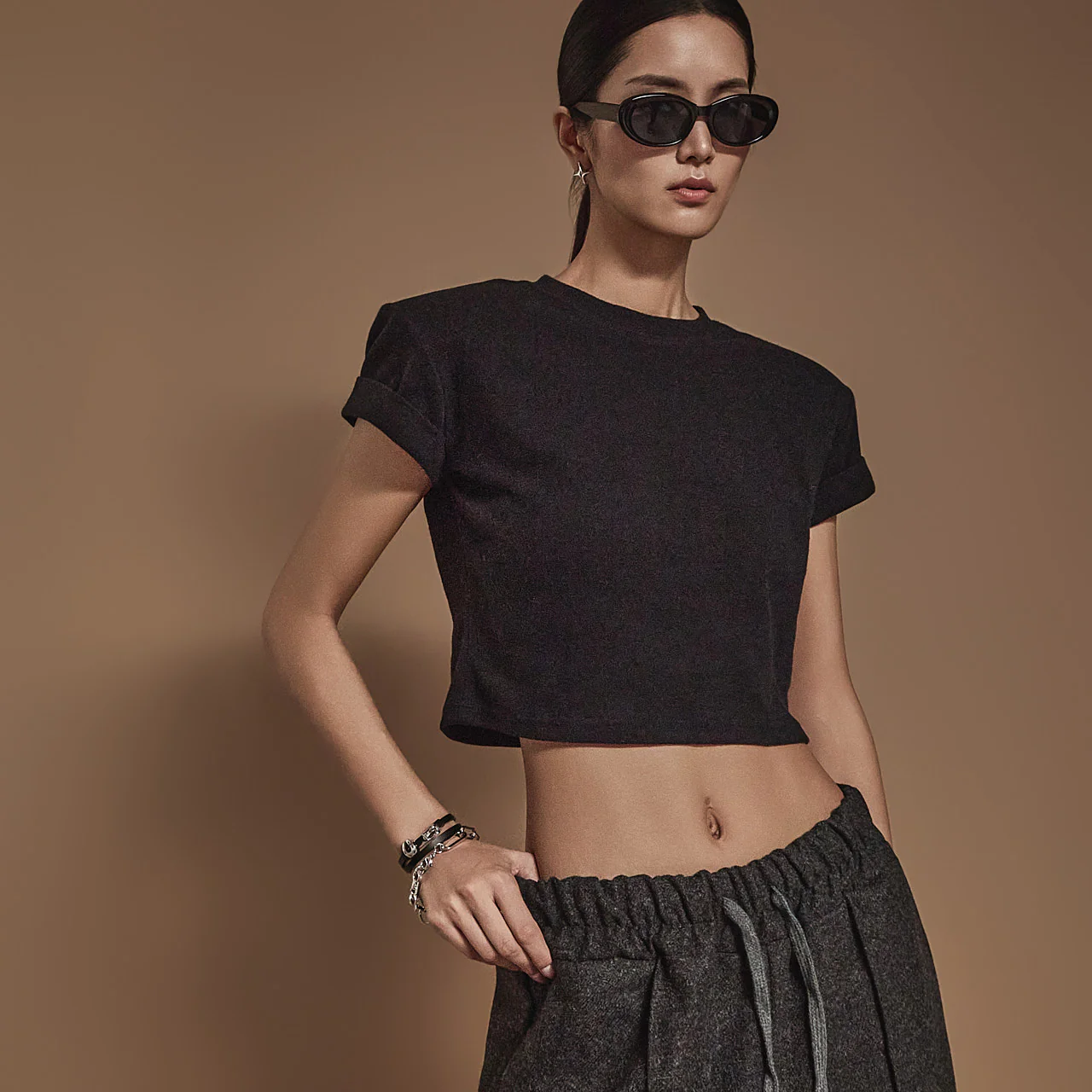 E3609 Fleece-lined Crop Top - Image 2