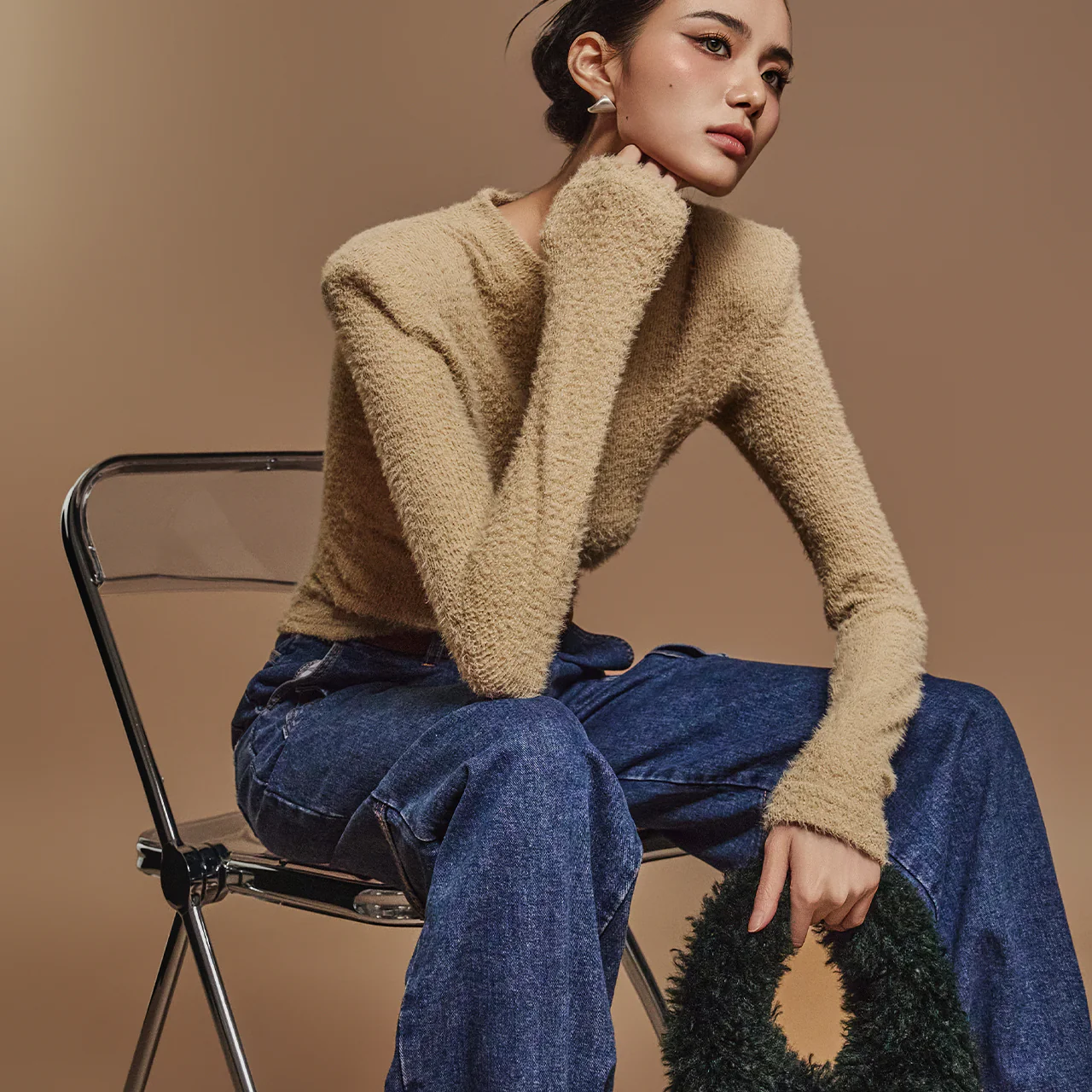 E3618 Bouclé Shoulder Pad Top - Image 2