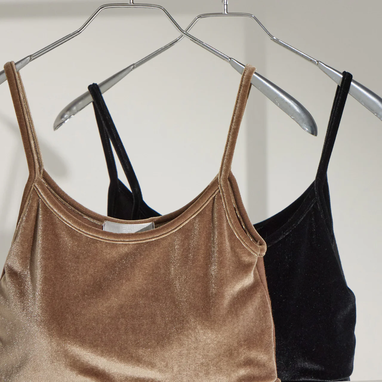 E3629 Velvet Sleeveless Top With Built-in Cap - Image 2
