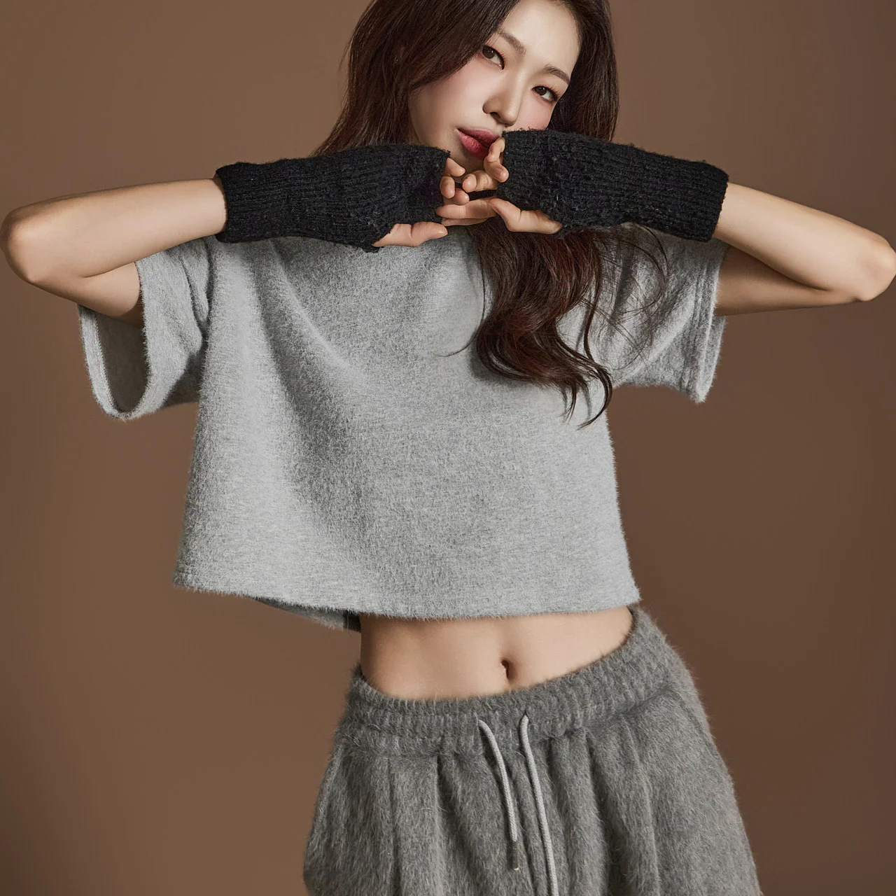 E3645 Shoulder Pad Crop Top - Image 2
