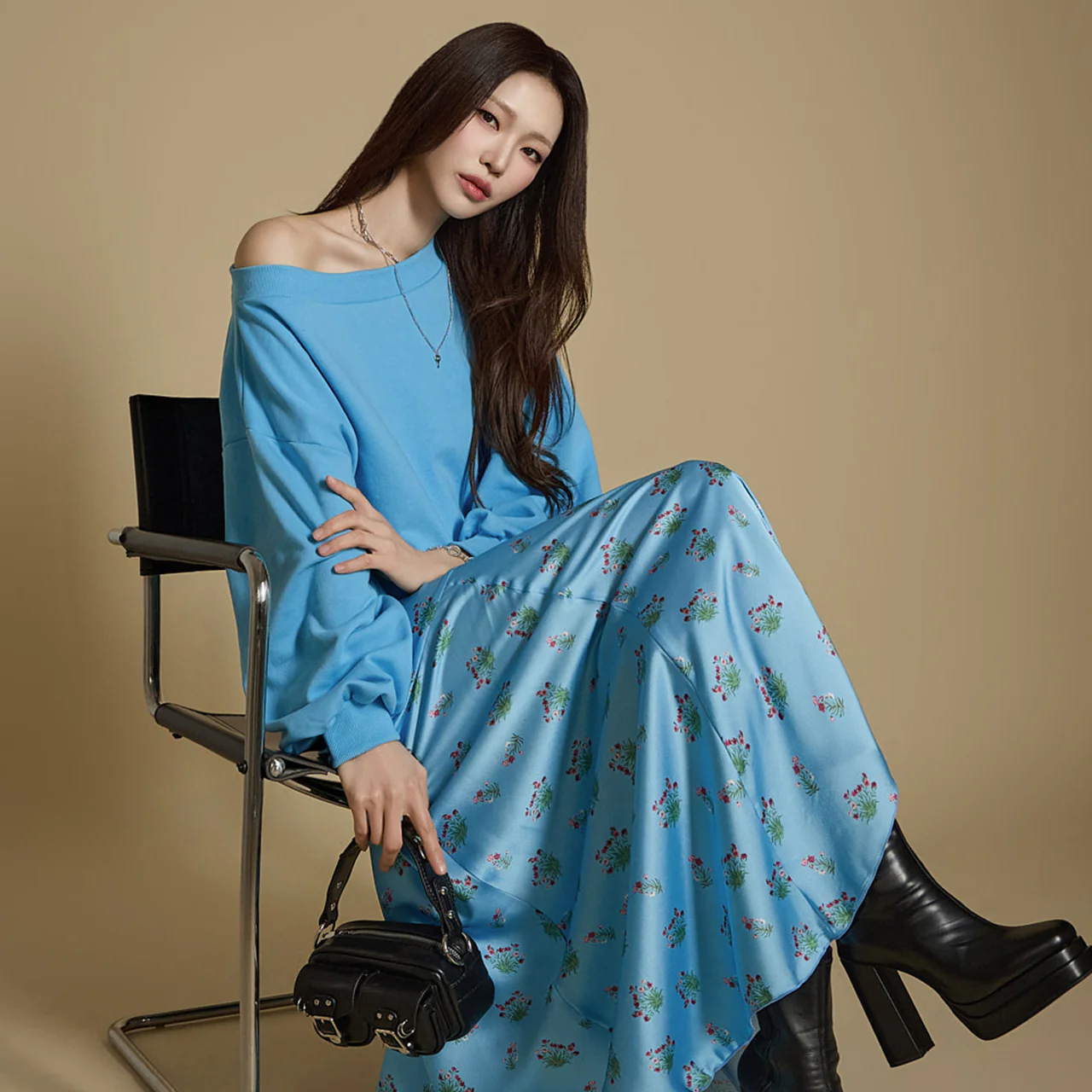 E3699 Off-shoulder Sweatshirt - Image 2
