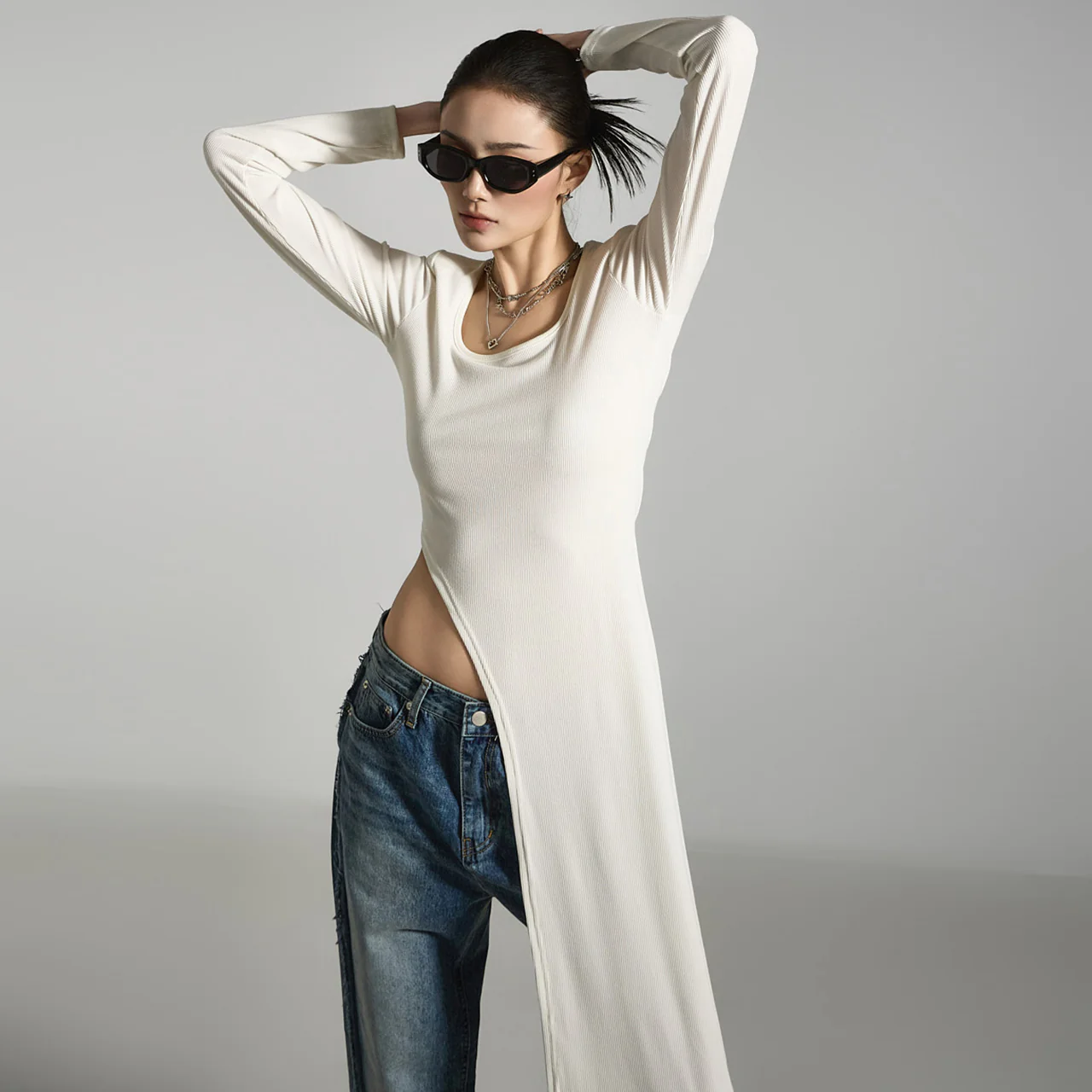 E3719 Cut Out Long T-Shirt - Image 2