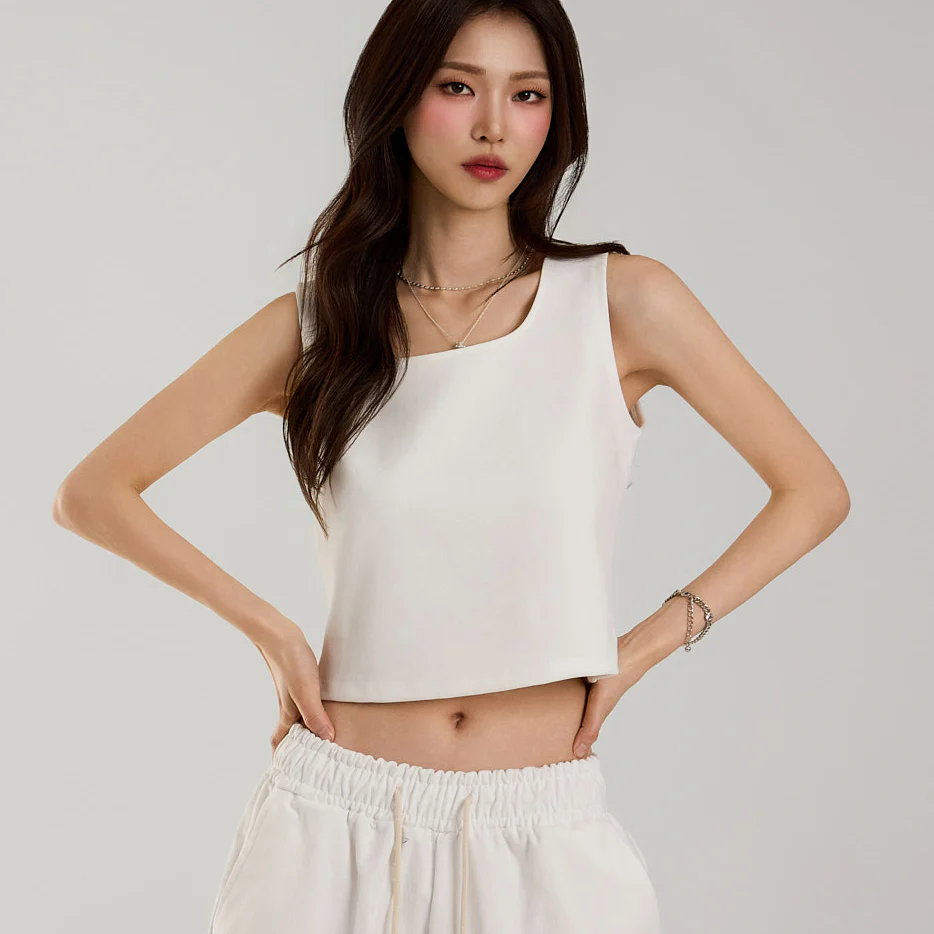 E3742 Cropped Sleeveless Top - Image 2