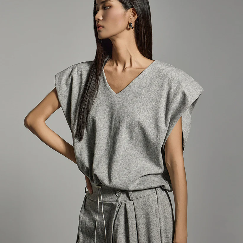E3780 V-neck sleeveless top - Image 2