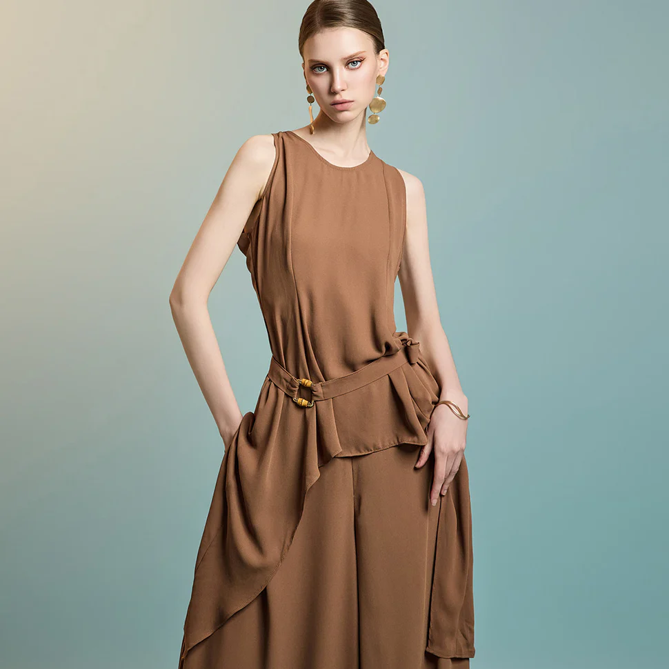 E3834 Sleeveless Top with Strap - Image 2