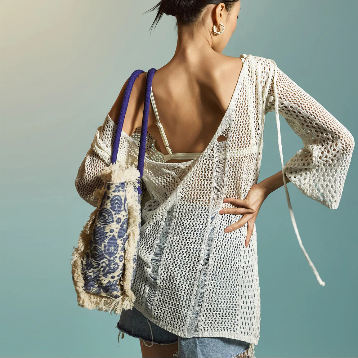 E3854 V-Neck Mesh Knit Top - Image 2