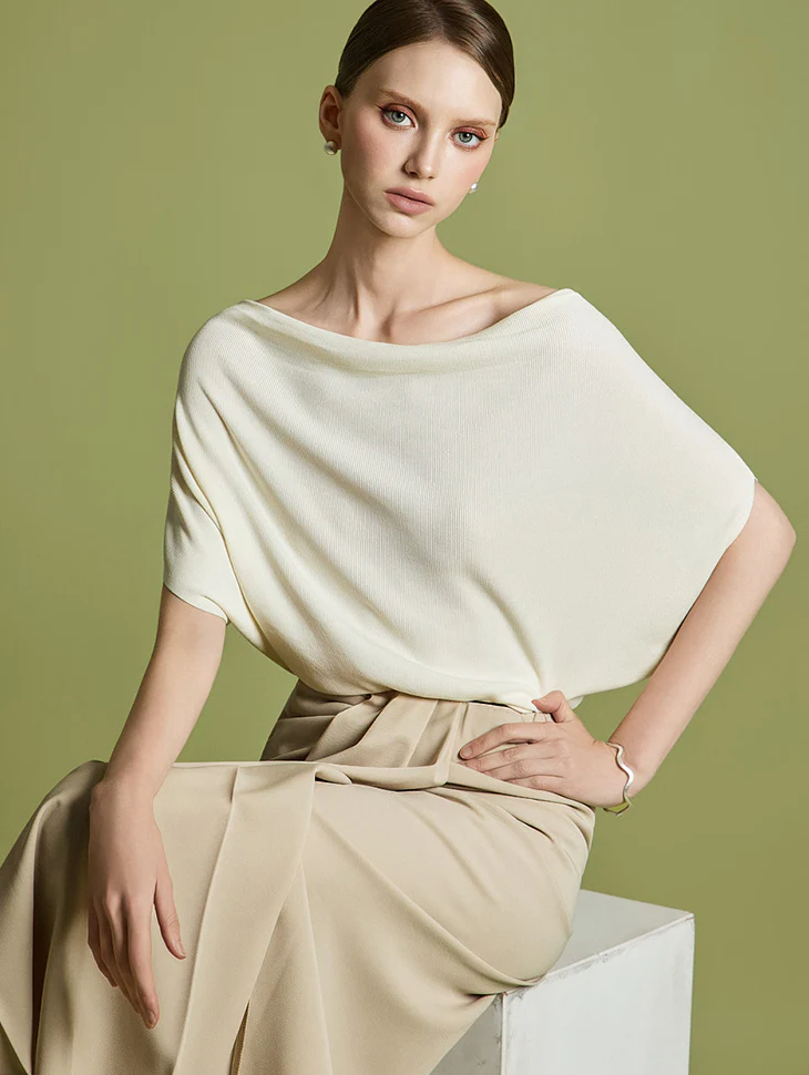 E3890 Cowl neck Knit Top