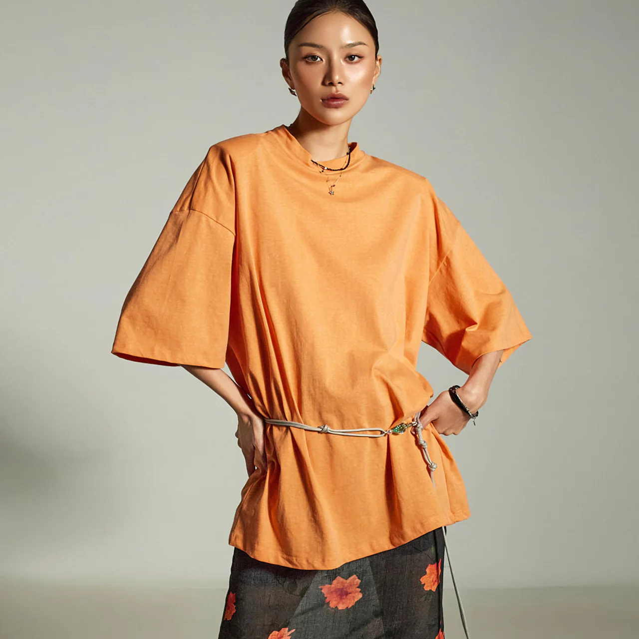 E3917 Printed Shoulder Pad T-Shirt - Image 2