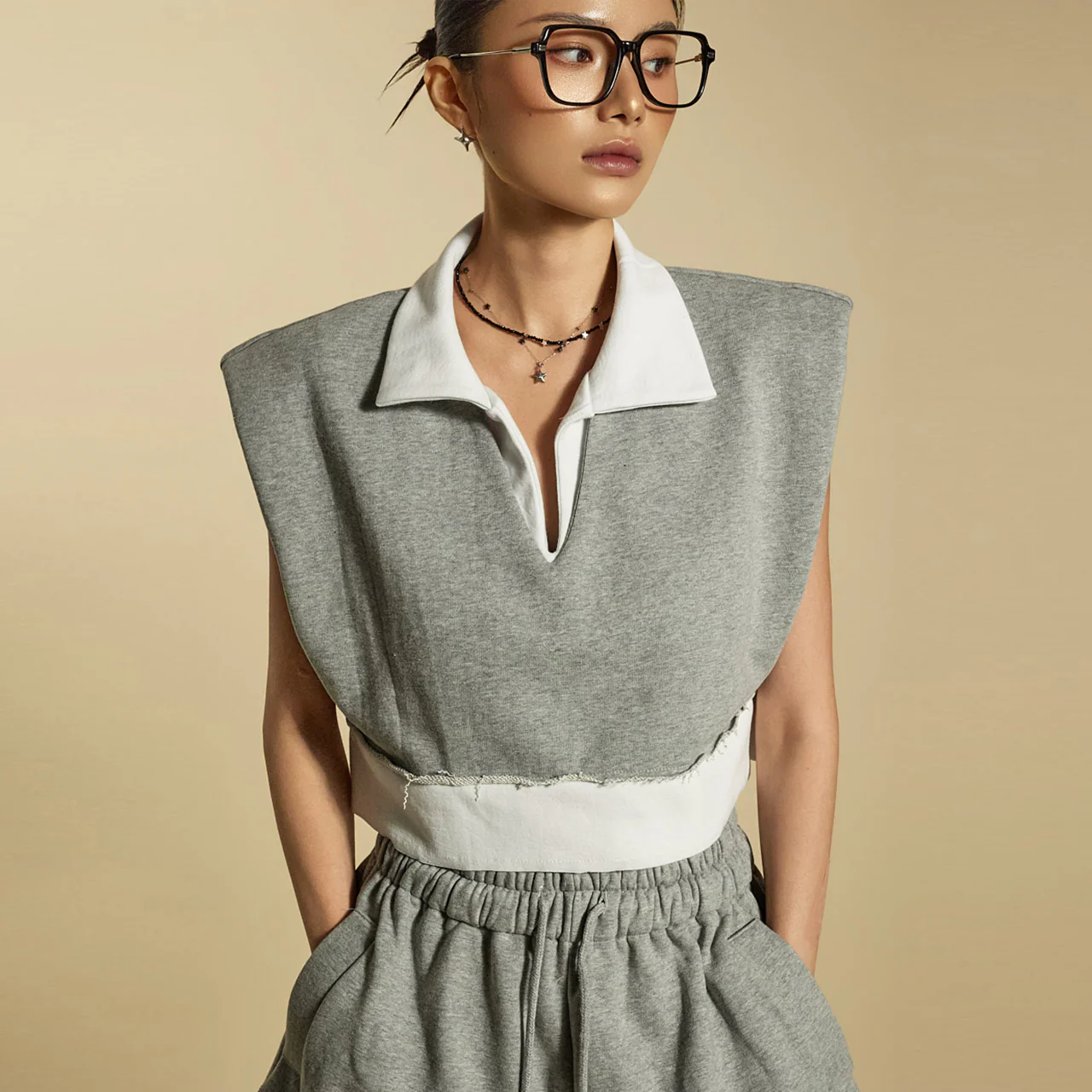 E3923 Collar Shoulder Pad Top - Image 2