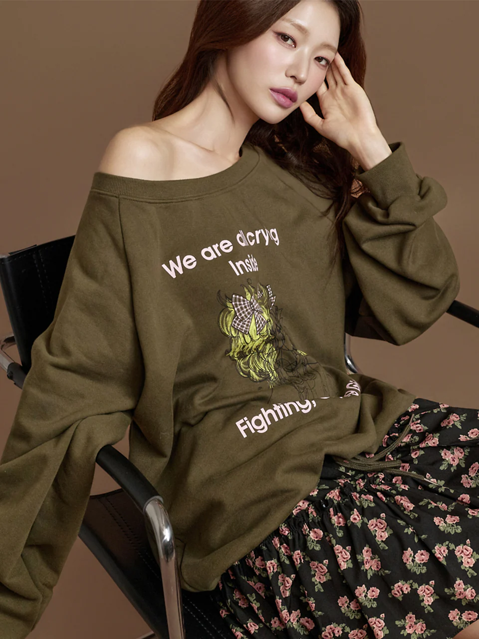 E3963 Printed Sweatshirt - Image 2