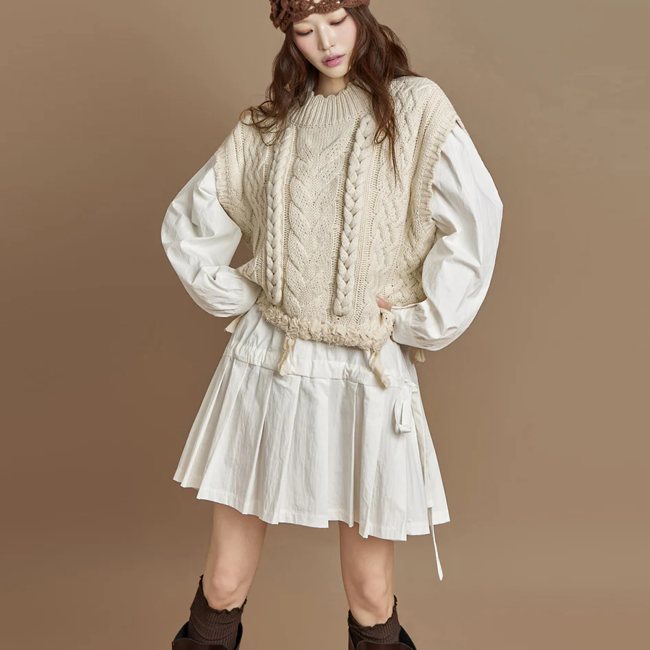 E3996 Cable Knit Vest - Image 2