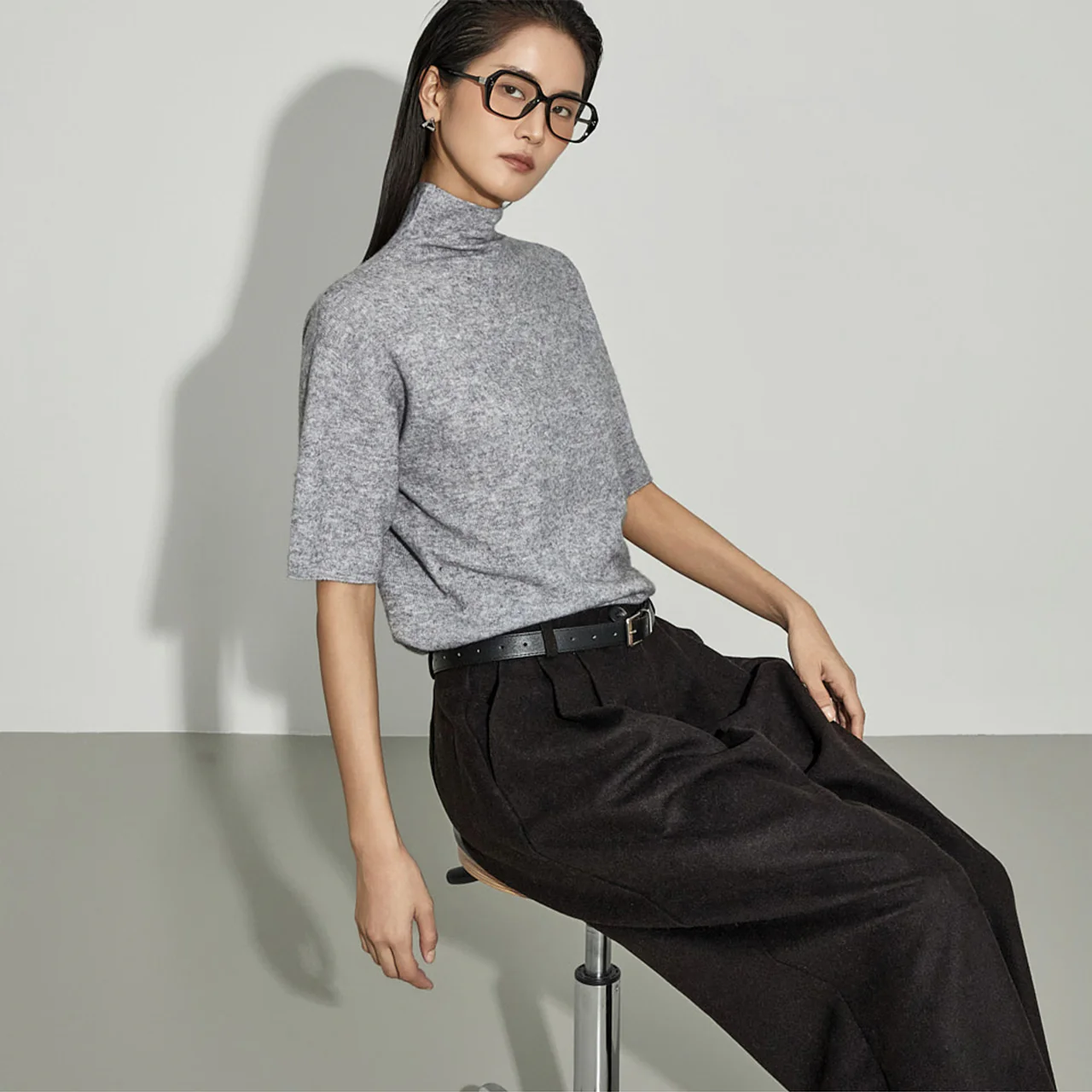 E4009 Turtleneck Top - Image 2