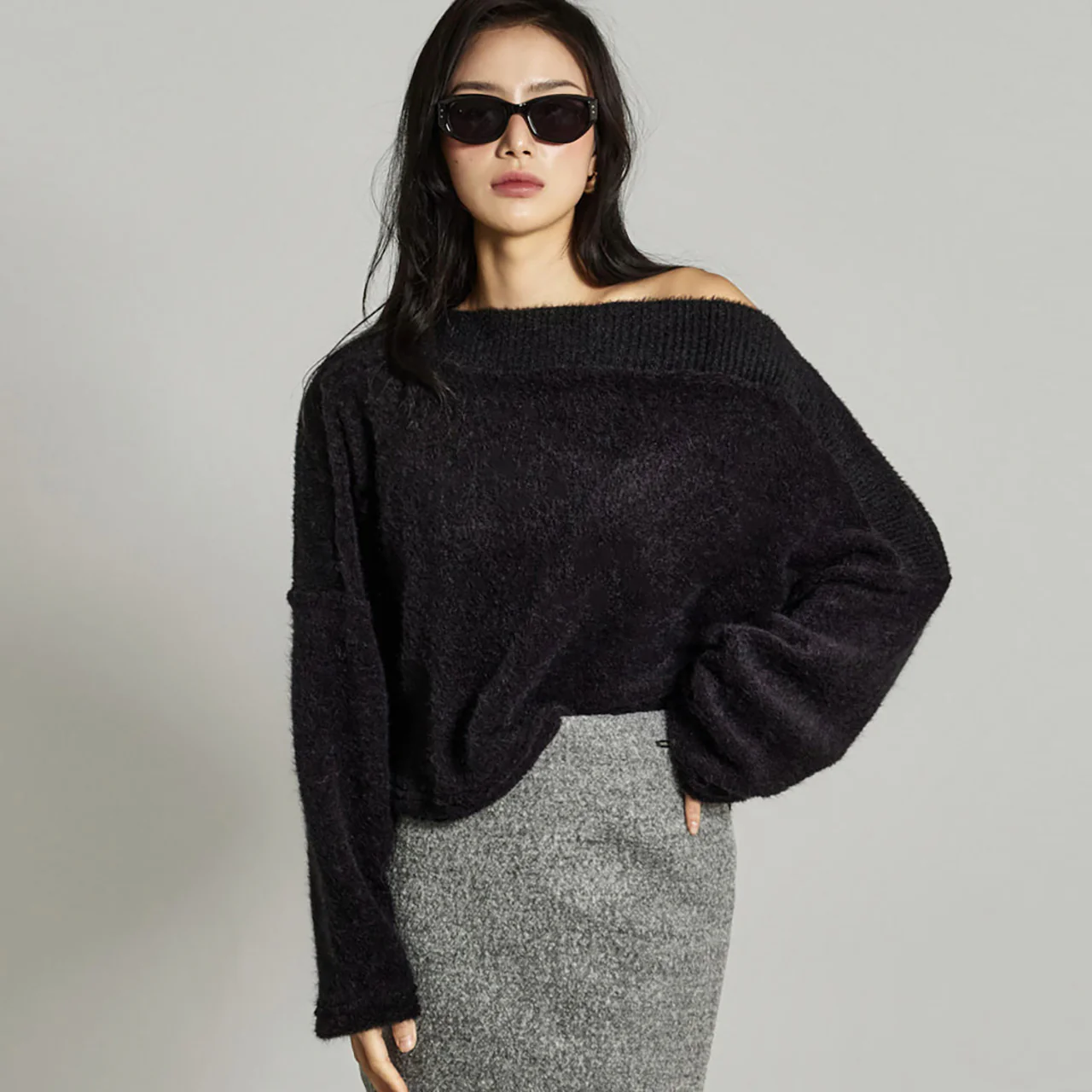 E4037 Off-Shoulder Knit - Image 2