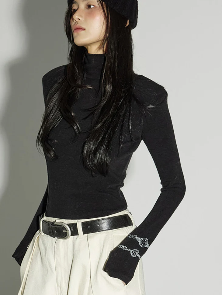 E4053 Turtle-Neck Top