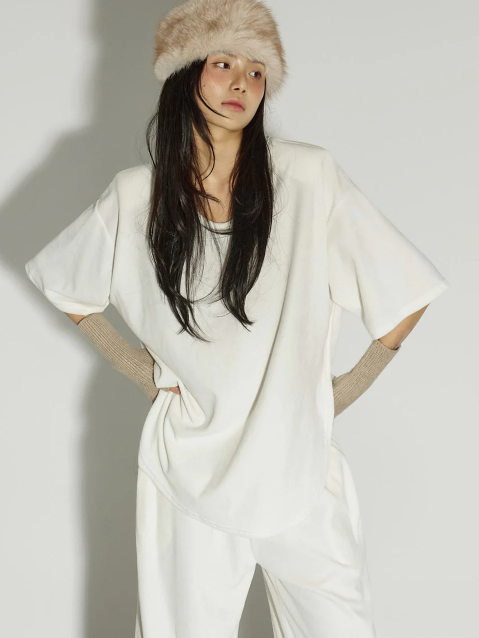 E4064 Velvet U-Neck Top