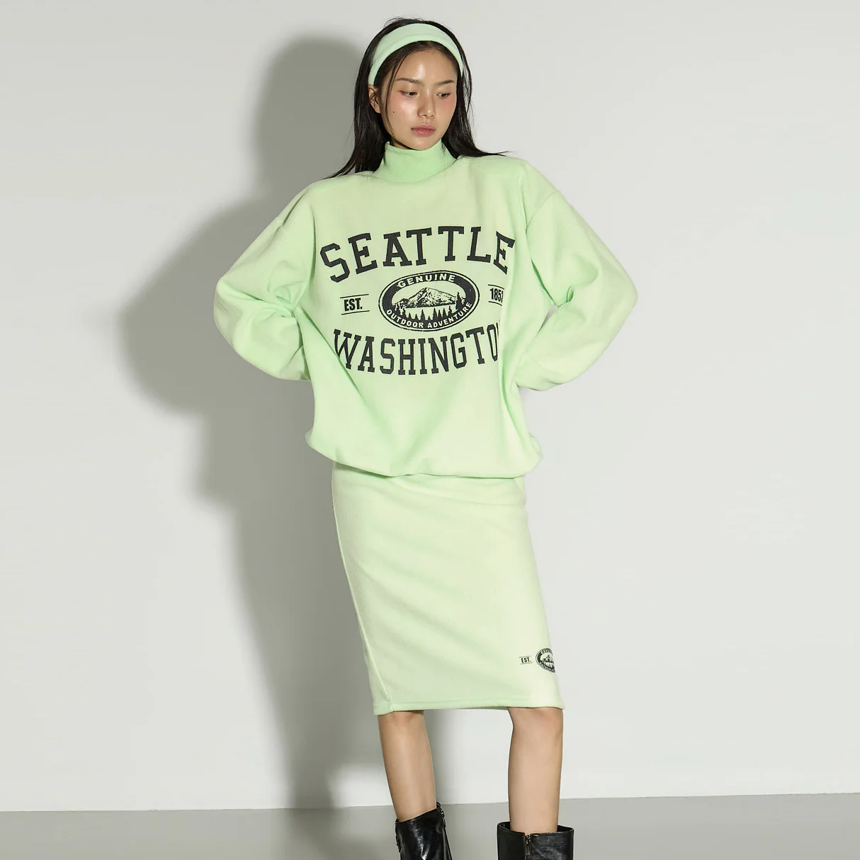 E4066 Fleece T-Shirt with Hairband - Image 2