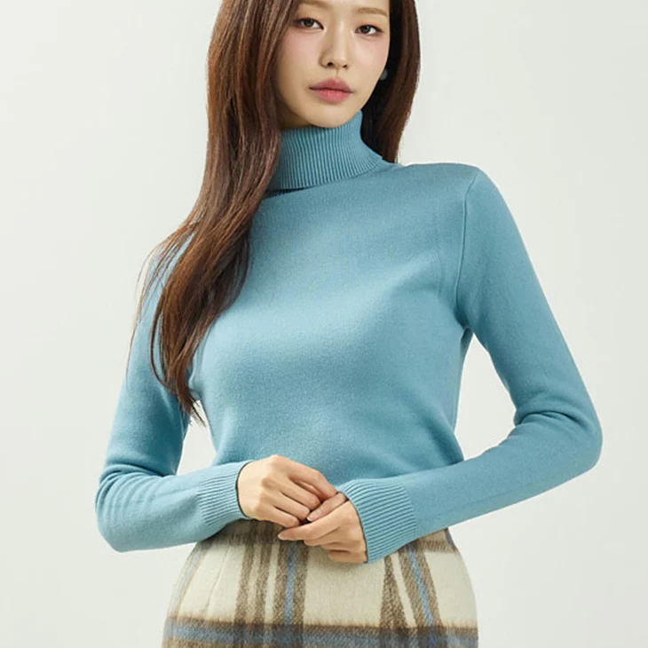 E4079 Turtleneck Fleece Top - Image 2