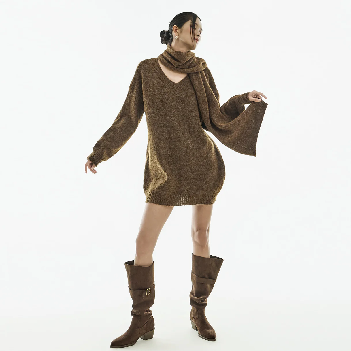 E4084 Knit with Muffler - Image 2