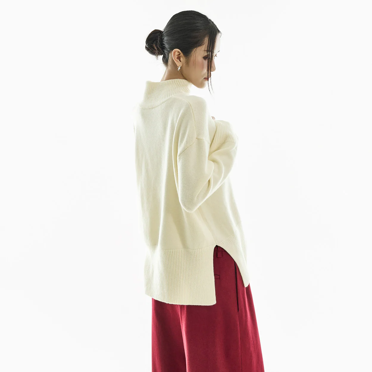 E4085 High-Neck Overfit Knit - Image 2