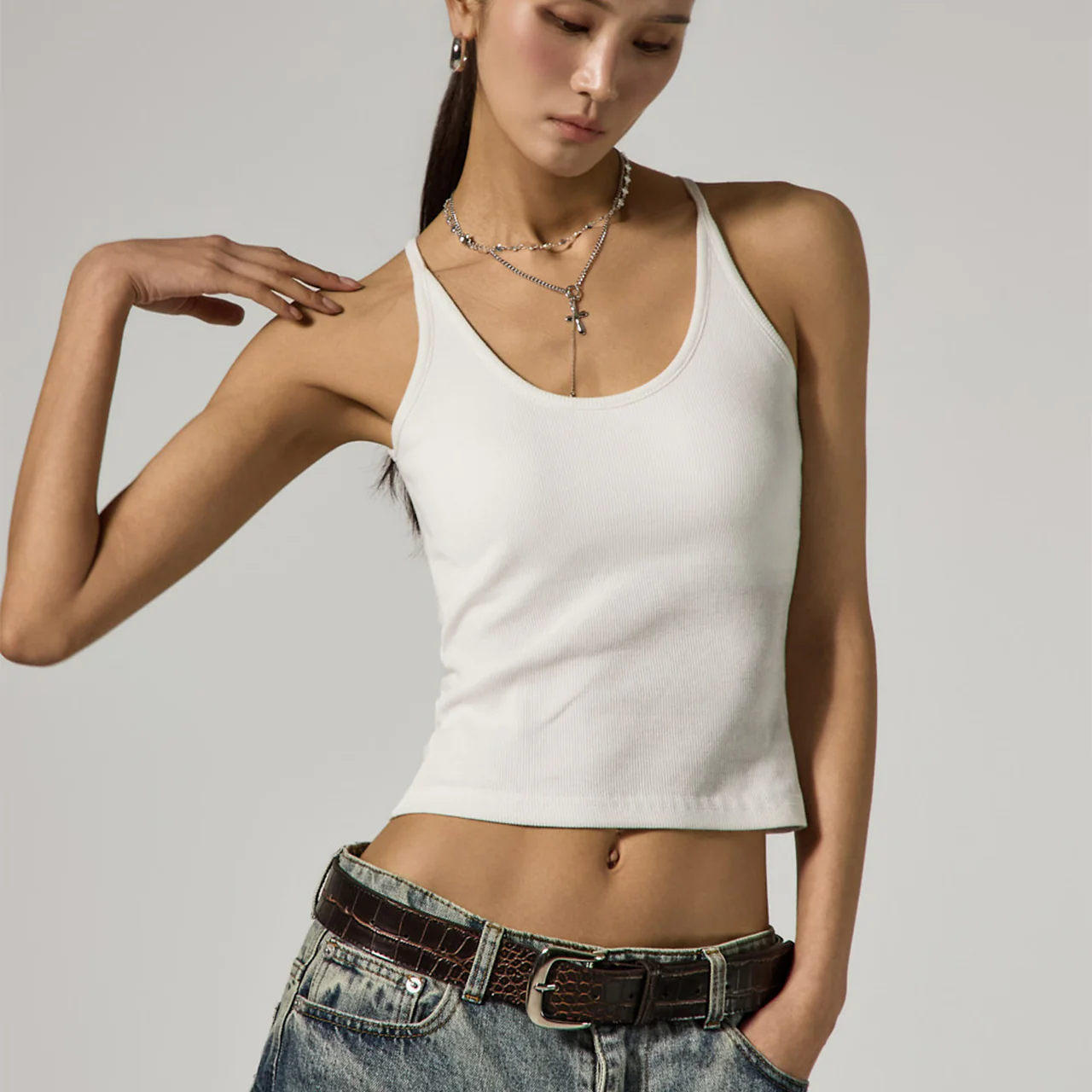E4139 U-Neck Cap Sleeveless Tops - Image 2