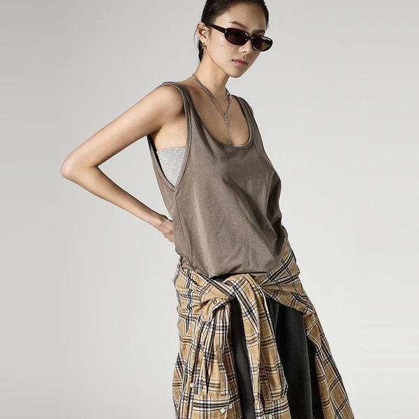 E4149 U-Neck Sleeveless Top - Image 2