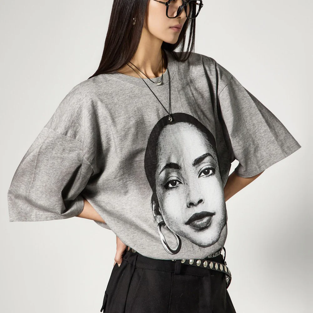 E4158 Face Print Top - Image 2