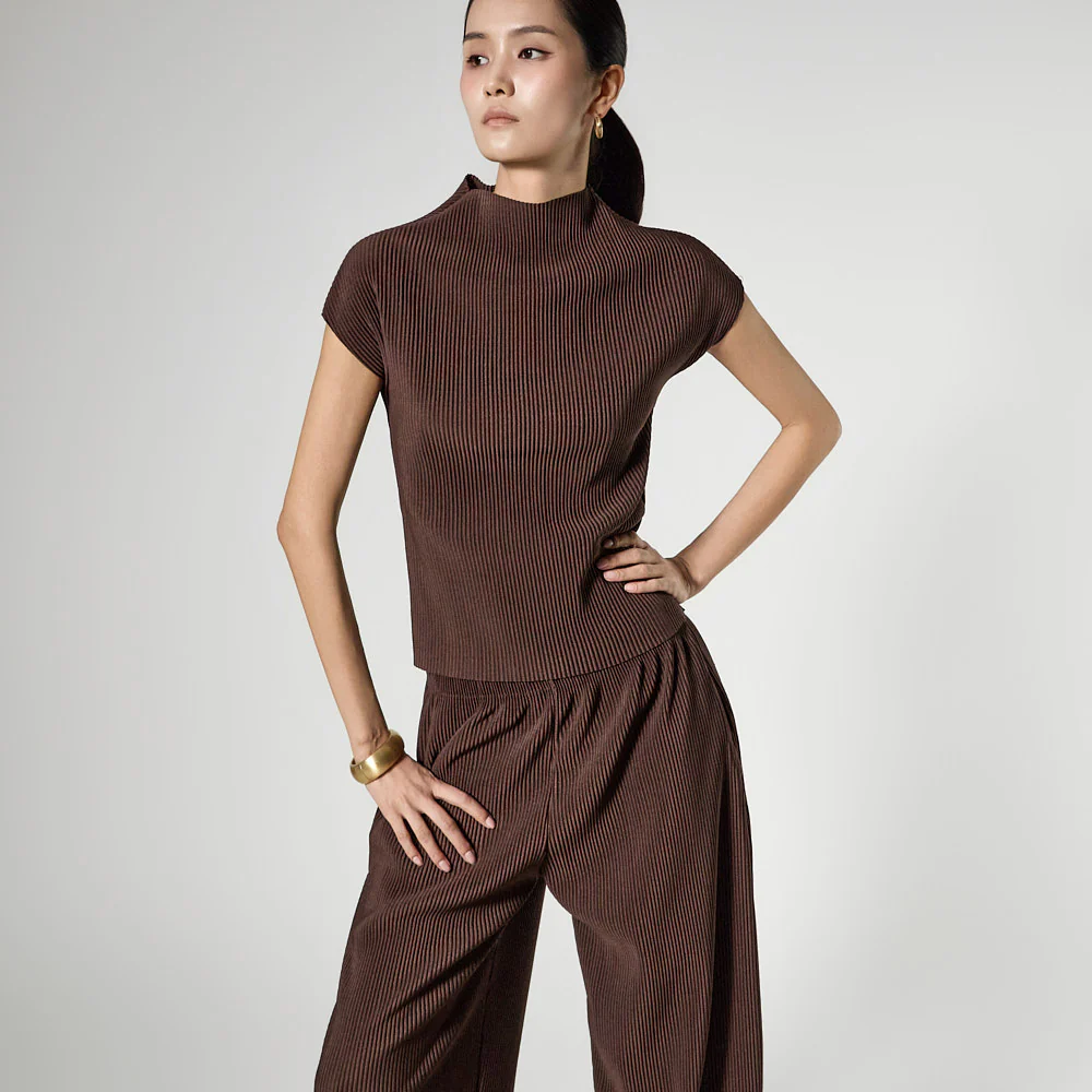 E4212 Pleated Cap Sleeve Top - Image 2