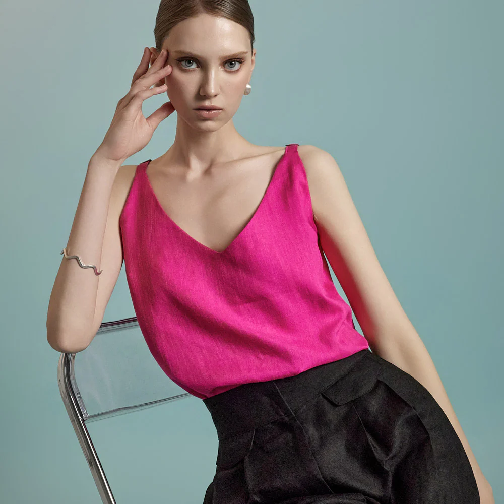 E9032 V-neck Sleeveless Top - Image 2