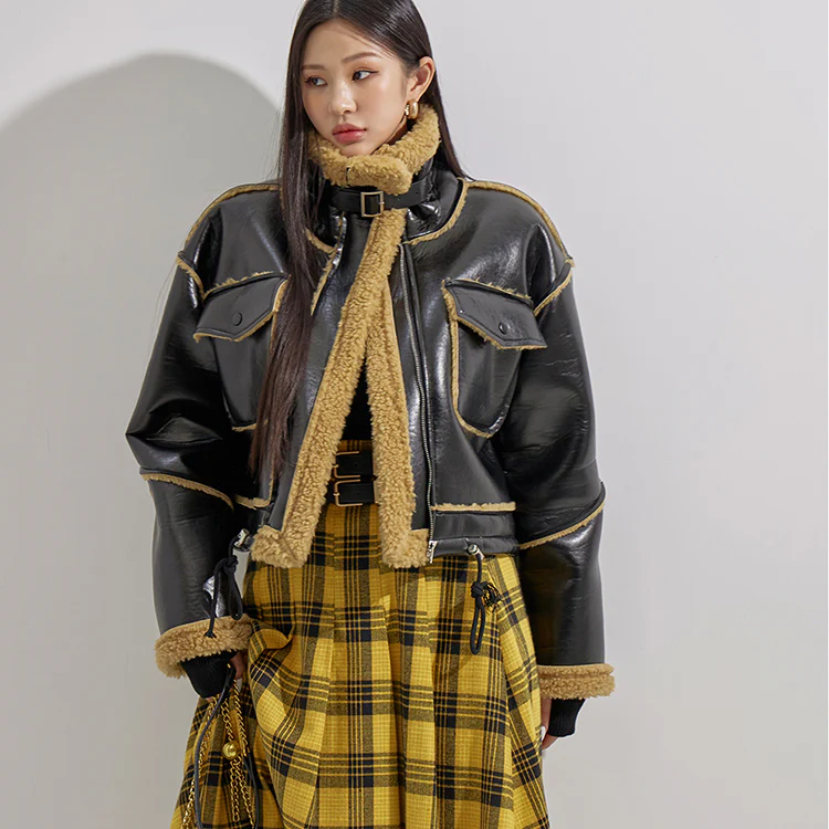 J1751 Leather Color Contrasting Shearling Jacket - Image 2