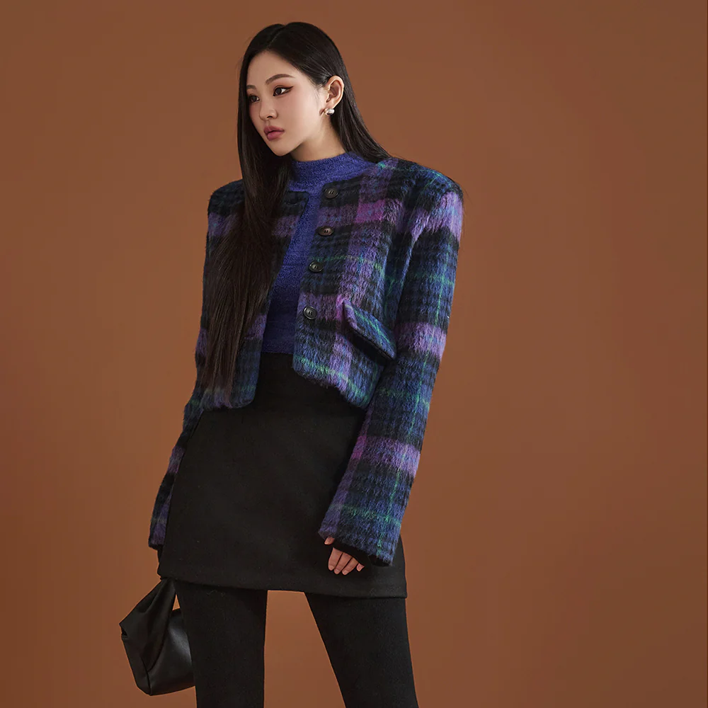 J2103 Plaid Crop Jacket - Image 2
