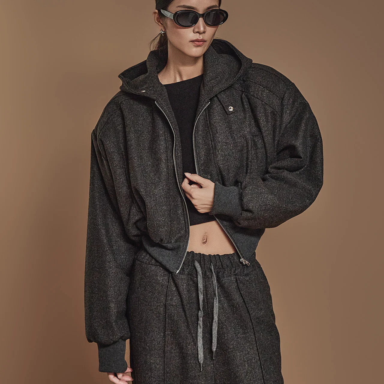 J2455 Hooded Crop Jumper Jacket - Image 2