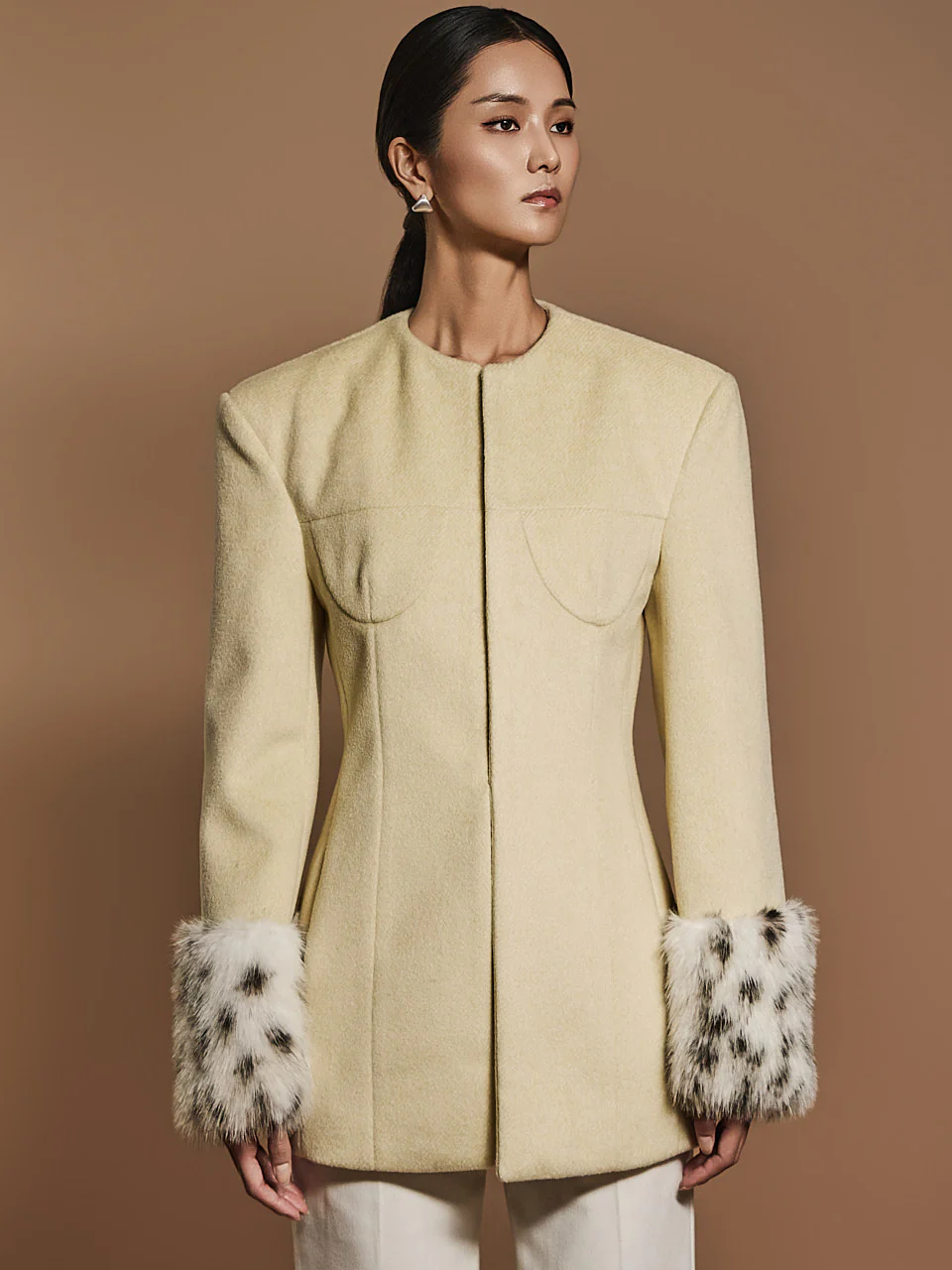 J2460 Sleeve fur Jacket