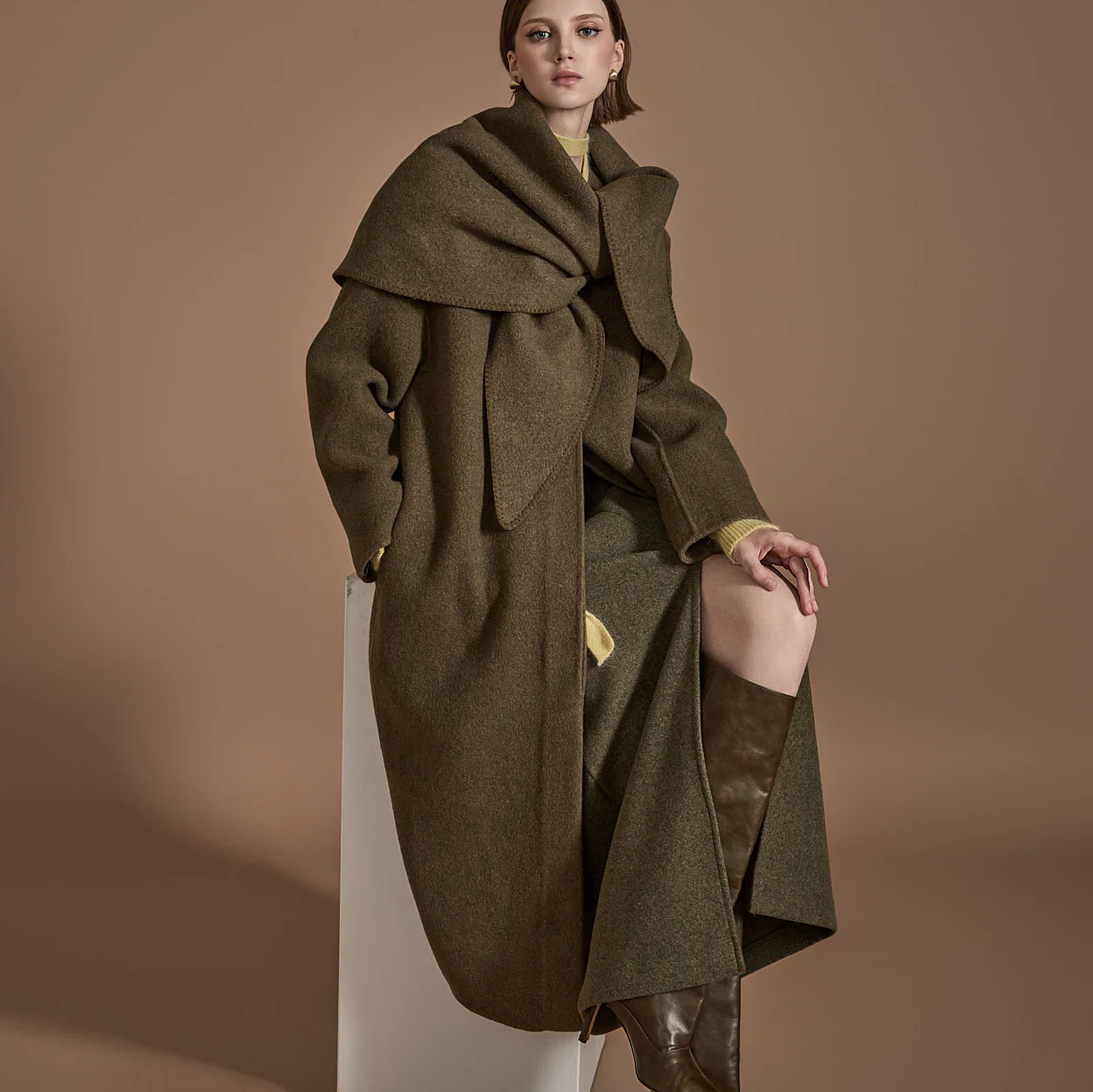 J2462 Wool Coat With muffler - Image 2