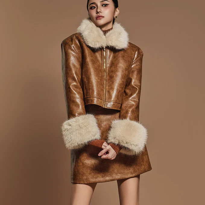 J2468 Leather cropped Jacket*Fur Detachable* - Image 2