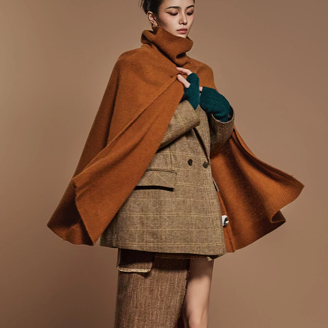 J2474 Turtleneck wool Cape - Image 2