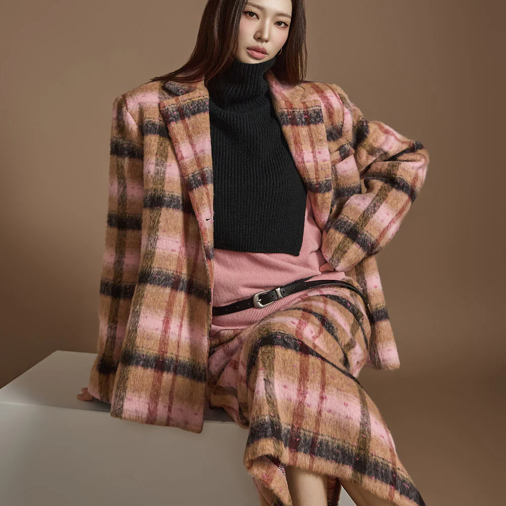 J2476 Plaid Quilted Jacket - Image 2