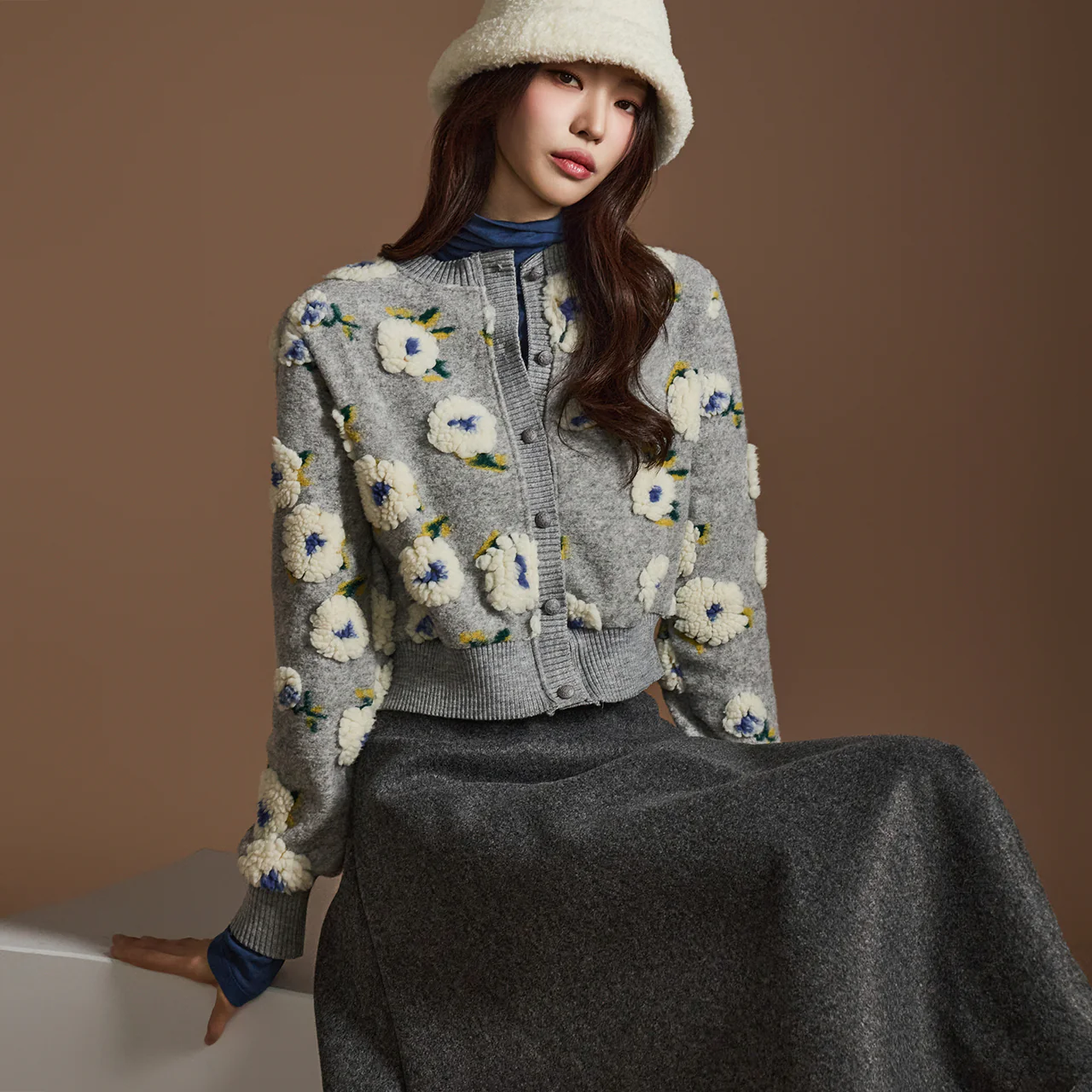 J2528 Flower Wool Cardigan - Image 2