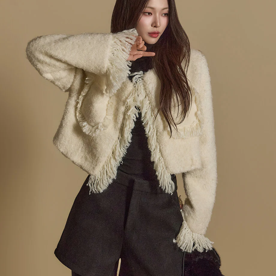 J2607 Bouclé Quilted Wool Jacket - Image 2
