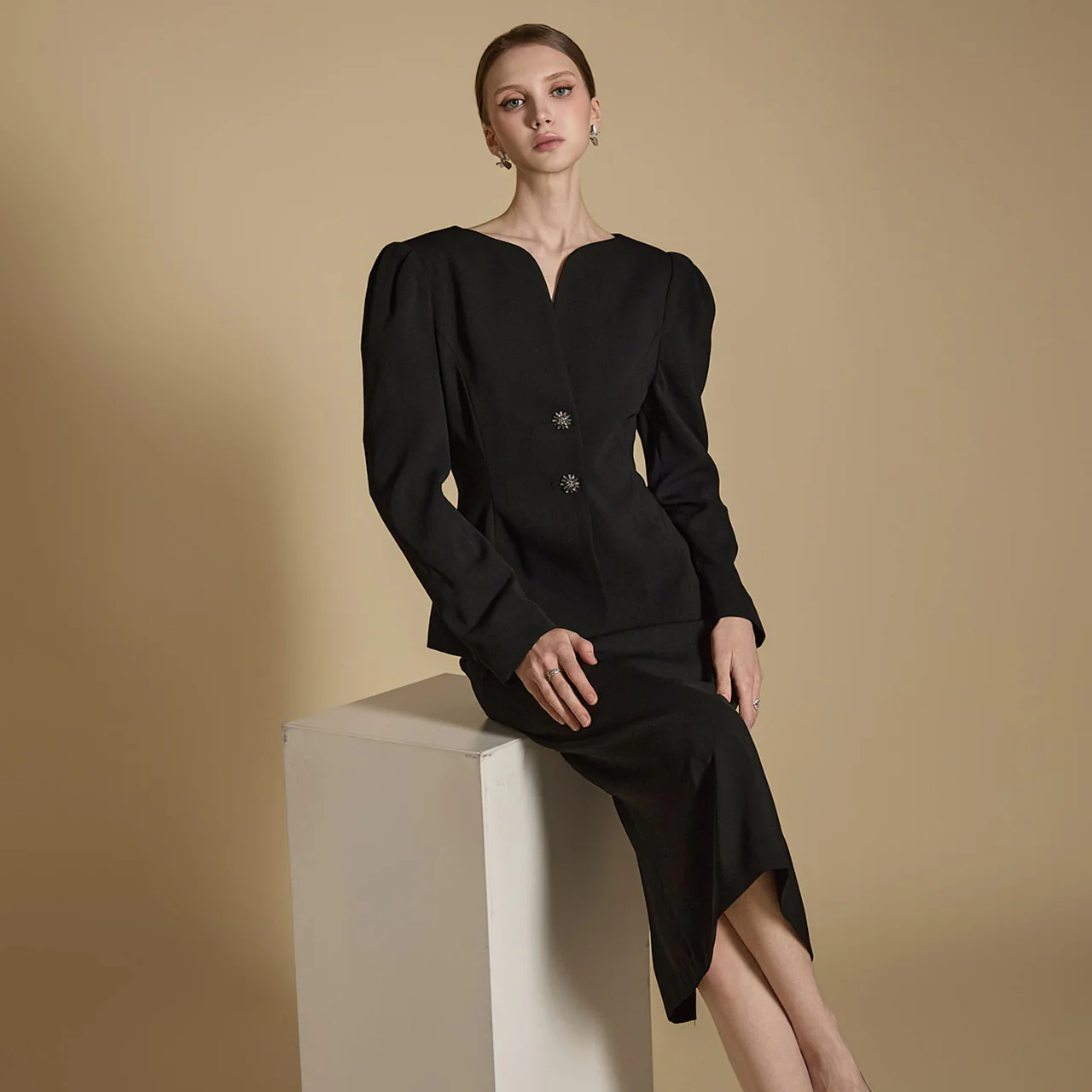 J2632 Heart Neck Jacket - Image 2