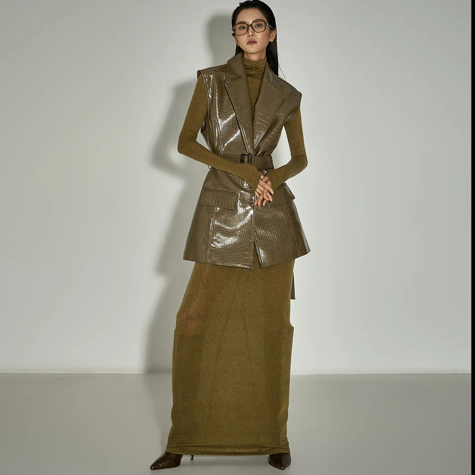 J2850 Vest with Belt - Image 2