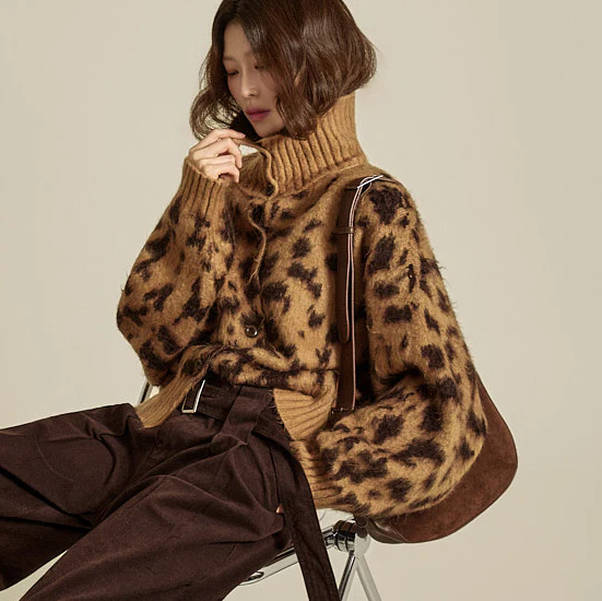 J2905 Leopard Cardigan - Image 2