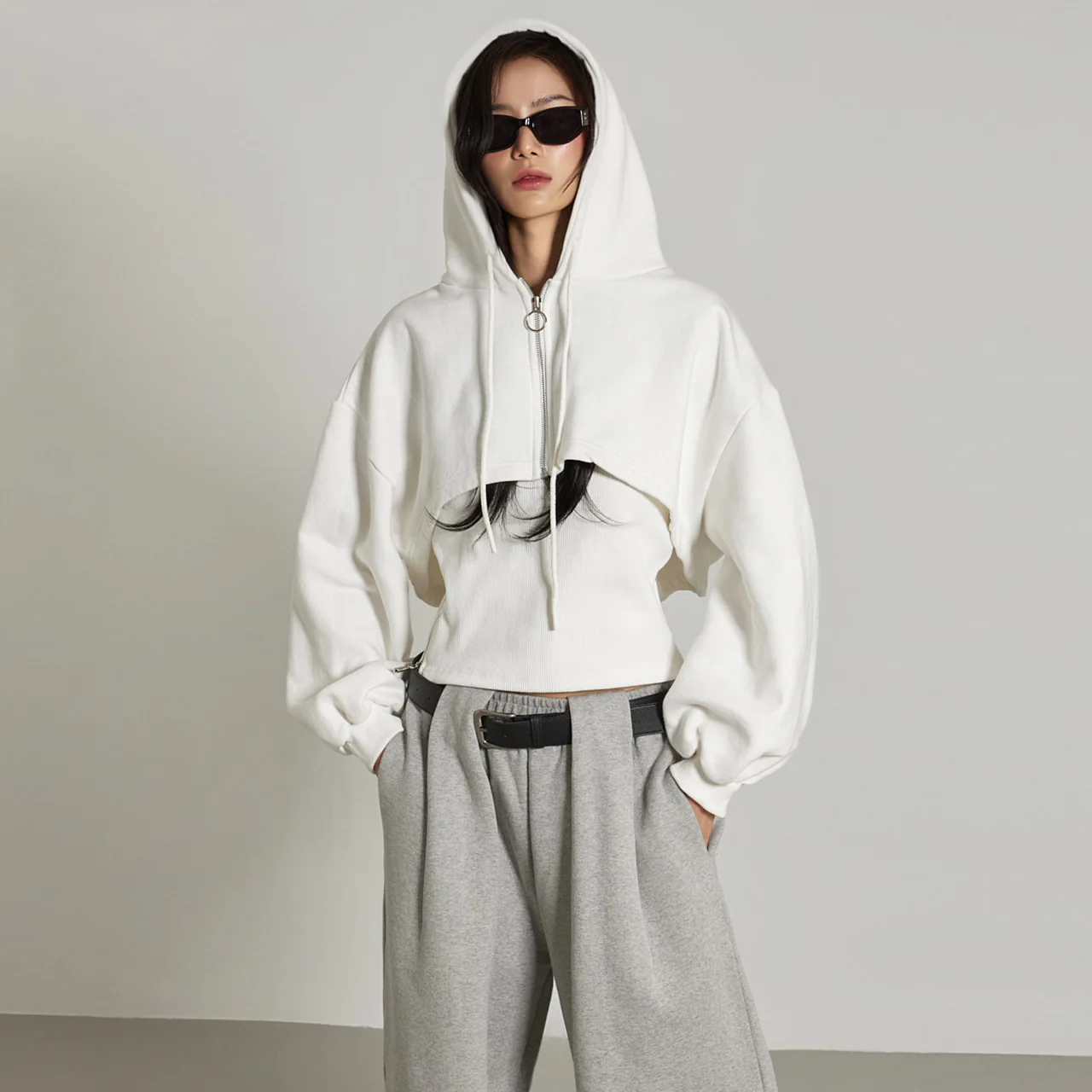 J2979 Short Zip-Up Jacket - Image 2