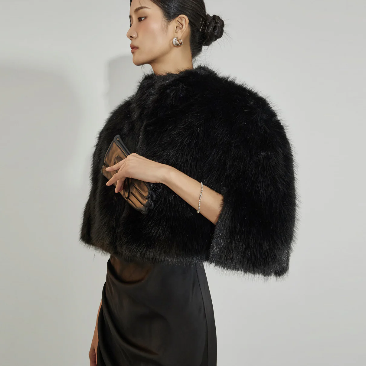 J2984 Fur Cape - Image 2