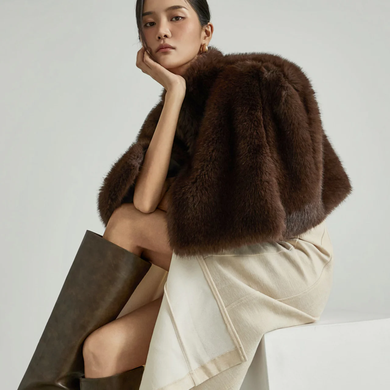 J2984 Fur Cape - Image 2