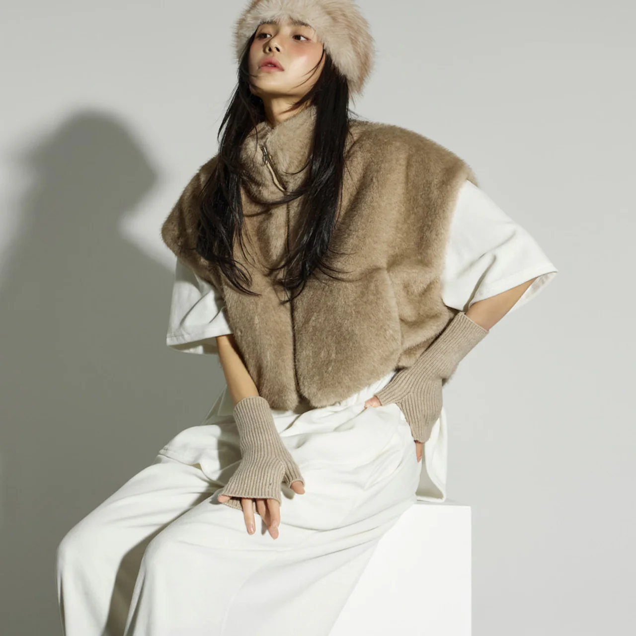 J3011 Faux Fur Vest - Image 2