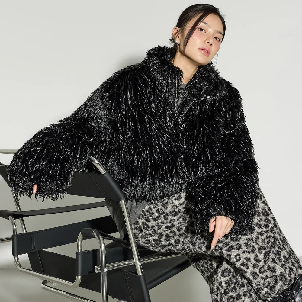 J3052 Fur Zip-Up Short Jacket - Image 2