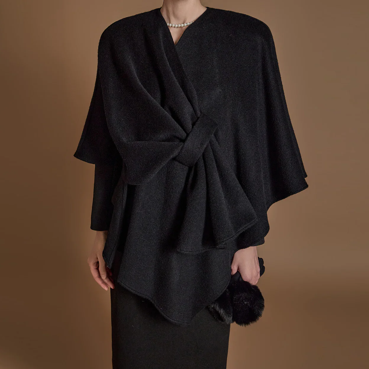 J9208 Wool shawl cape - Image 2